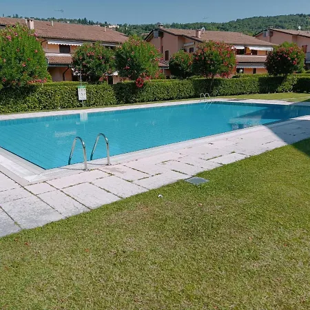 شقة Con Piscina A غارْدا