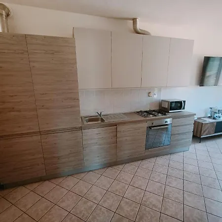 Apartamento Con Piscina A Garda (Verona)