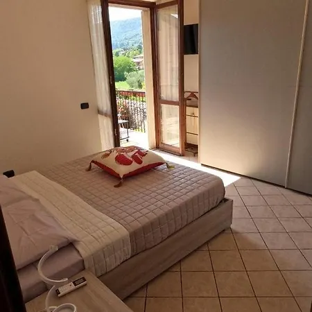 Appartement Con Piscina A Garda (Verona)
