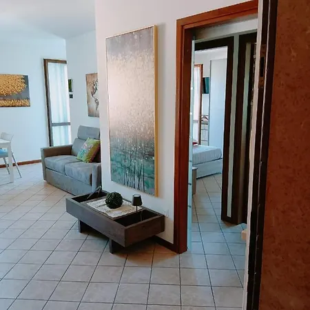 Appartement Con Piscina A Garda (Verona)