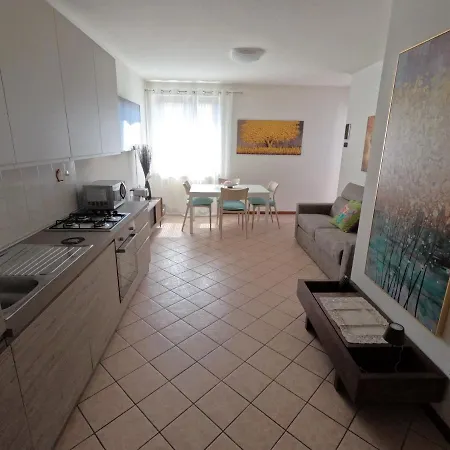 Appartement Con Piscina A Garda (Verona)